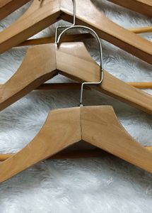 Combo Wooden Premium Hangers 6 Pieces Set