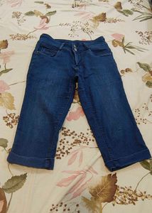 Kraus Jeans Blue Denim Capri Pants