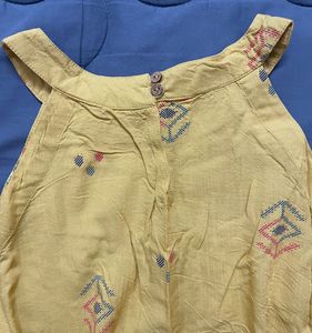 Max Mustard Sleeveless Top With Styled Back