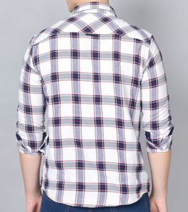 Men Checked Slim Fit Shirt with Patch Pockets