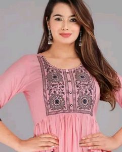 Elegant Pink Embroidered Kurta💞