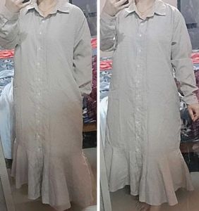 BROWN DRESS WITH RUFFLE HEM