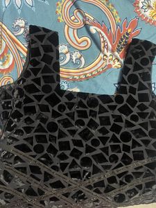 Black Sleeveless Kurti