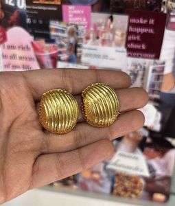 Vintage Gold Button Earrings💗💗