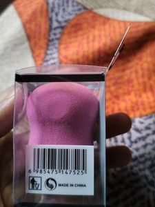 Huda Beauty Puff