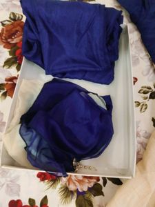 I&#39;m Selling A Gown Which Is In Very Good Quality
