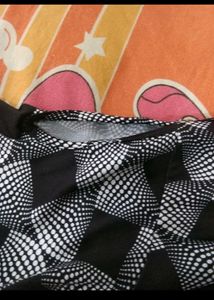 Patterned Black &amp; White Top