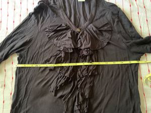Levi’s Black Ruffled Neck Top
