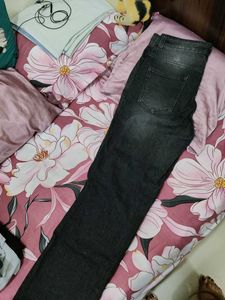 Ripped Black Wide-Leg Jeans