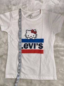 Levi&#39;s x Hello Kitty Tee Price Per piece 2 size av