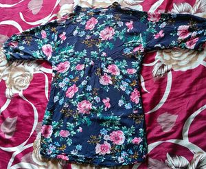 Floral Button-Front Top Size L