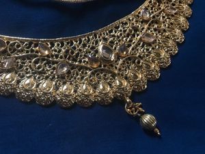 Gold Toned Indian Jewelry Set⭐️