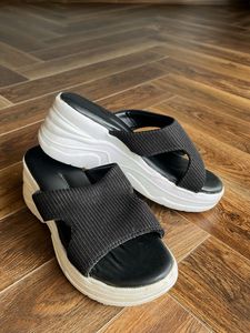 Chic Black Slides