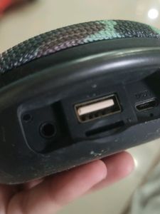 small camouflage speaker (not working)