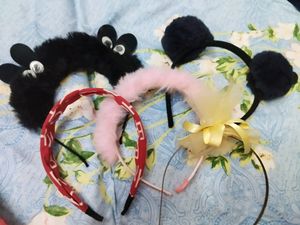 Combo of a sling bag and hair bands