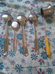 4 unused spoons