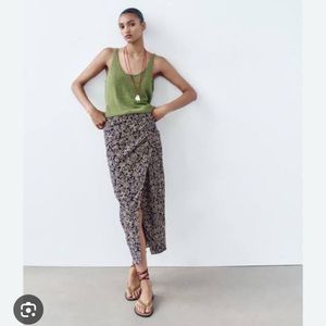 Zara Floral Print Skirt