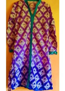 ✌🏼4 pieces ✌🏼Red Paisley Kurta 👗