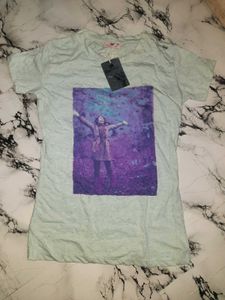 Graphic Print Tshirt