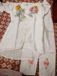 Floral Embroidered Linen Set