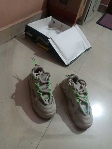 Trendy Beige Sneakers