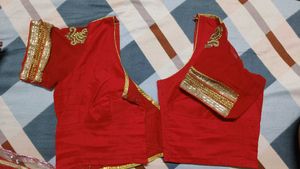 Breathtaking Red Saree+Beautiful Adjustable Blouse