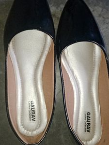 Black Jutti/sandals 👡