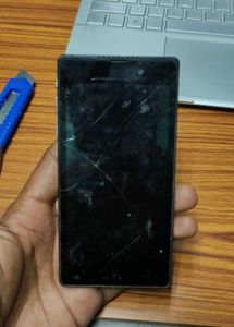 Used Smartphone - Cracked Screen