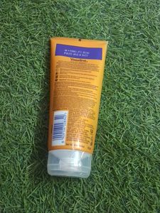 Vaseline Gluta-Hya SPF 50