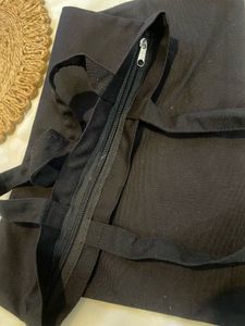 Black canvas Totebag with Zipper