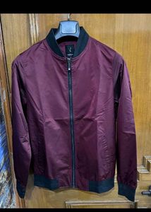VAN HEUSEN MAROON BOMBER JACKET M