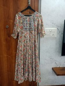 Floral Kurti 🤍