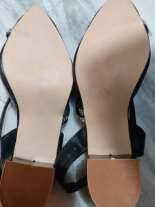 Street style Store Heels Belly