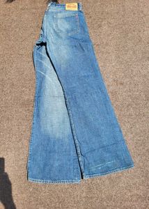 Classic Light-Wash Wide-leg Jeans