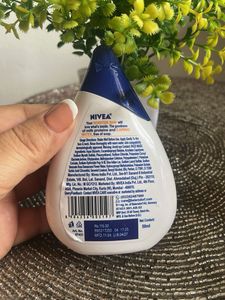 Skincare Bundle: Plum, Lotus, Nivea
