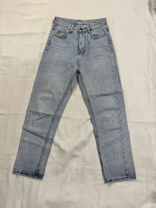 Slim Mom Jeans