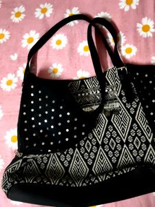 Patterned Shoulderbag
