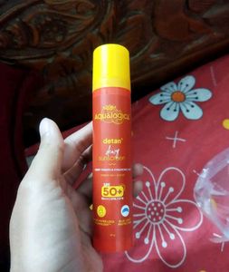 Minimalist Anti-Dandruff Serum &amp; Aqualogica Detan