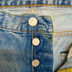 LEVI&#39;S 501 BLUE REGULAR FIT JEANS