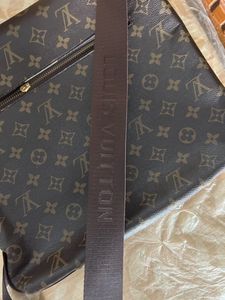LOUIS VUITTON MONOGRAM PRINT MESSENGER BAG