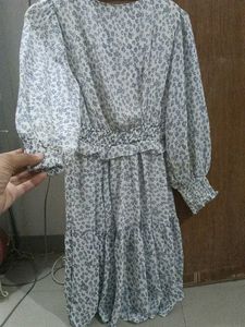 Floral Print Midi Dress size M