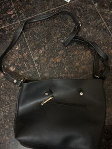 Chic Black Handbag