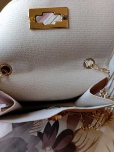 Pretty Beige Sling Bag🎀