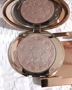 Charlotte Tilbury glow glide face highlighter