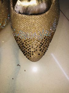 I’m Selling This Beautiful Golden Heels👠
