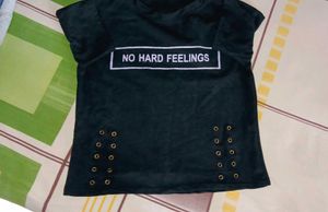 black crop top🖤