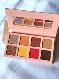 MAKUP REVOLUTION  EYESHADOW PALLET