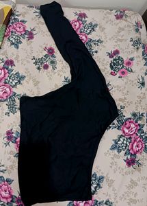 BLACK ONE SHOULDER TOP