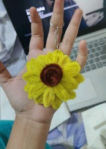 Pipe Cleaner Sunflower Keychains