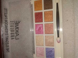 Lakme Absolute Eyeshadow Palette